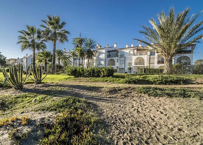 Apartment Hb - Comfortable Beachfront Holiday Apartment *